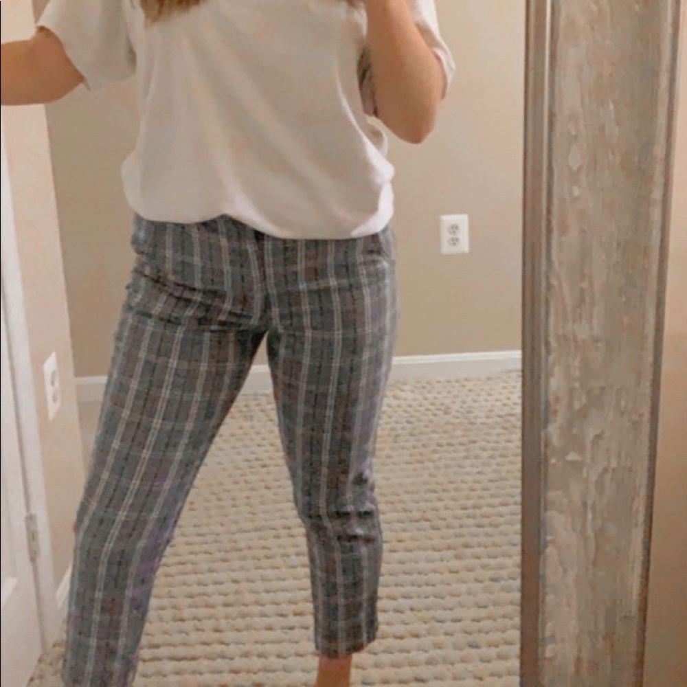 Gray/white Plaid pants